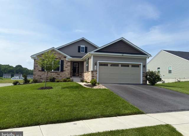 Property at 186 Shorefront Dr, Martinsburg, WV 25403, 3 beds, 2 baths