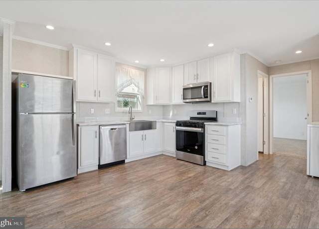Property at 505 Canter Rd, Wilmington, DE 19810, 2 beds, 2 baths