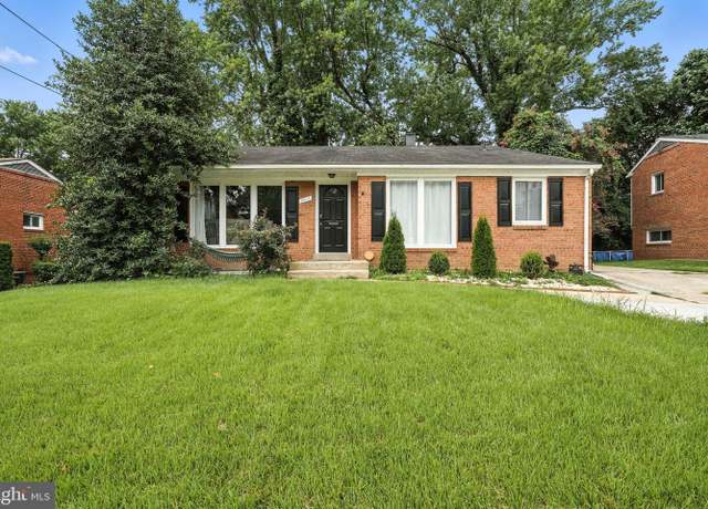 Property at 7415 Dominion Dr, Oxon Hill, MD 20745, 4 beds, 2 baths