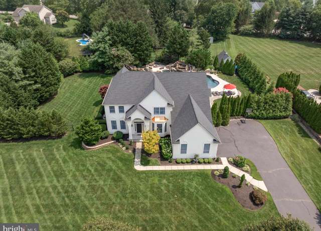 Property at 25 Sunflower Cir, Lumberton, NJ 08048, 4 beds, 3.5 baths