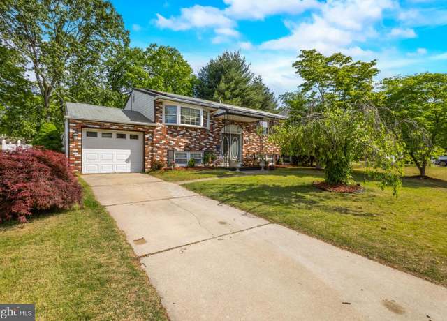 Property at 1052 Standish Dr, Turnersville, NJ 08012, 4 beds, 2 baths