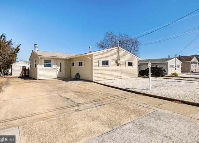 Property at 103 E Delaware Dr, Tuckerton, NJ 08087, 3 beds, 1 bath