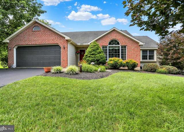 Property at 12 Archer Ln, Reading, PA 19607, 3 beds, 2 baths