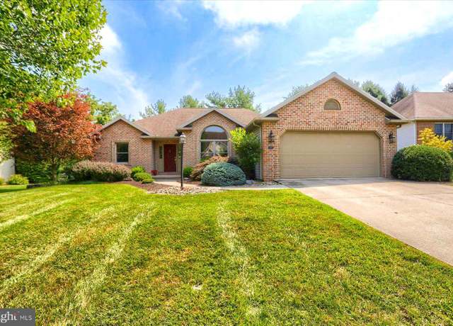 Property at 960 Woodley Dr, Mechanicsburg, PA 17050, 3 beds, 2 baths
