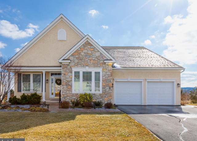 Property at 216 Cog Hill Dr, Honey Brook, PA 19344, 3 beds, 4 baths