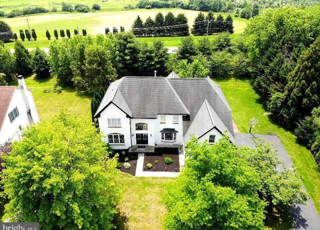 Property at 8 Corbin Dr, Exton, PA 19341, 5 beds, 4.5 baths