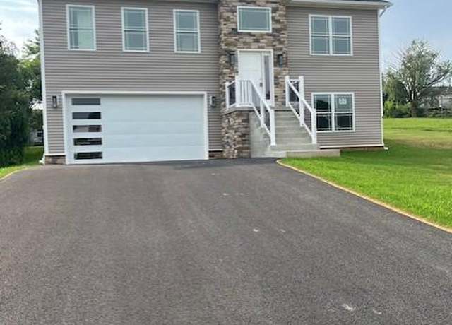 Property at 12152 Redhawk Dr, Waynesboro, PA 17268, 4 beds, 3 baths