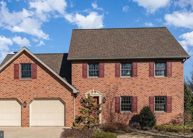Property at 21 Summit Dr, Palmyra, PA 17078, 5 beds, 2.5 baths