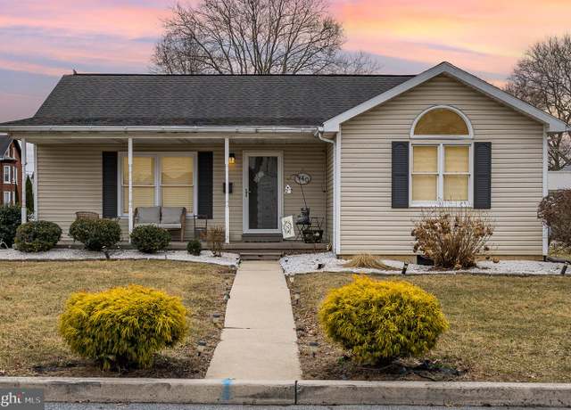 Property at 940 E Mifflin St, Lebanon, PA 17046, 3 beds, 1.5 baths