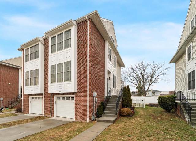 Property at 514 Kingsley Ct, Philadelphia, PA 19128, 5 beds, 3.5 baths