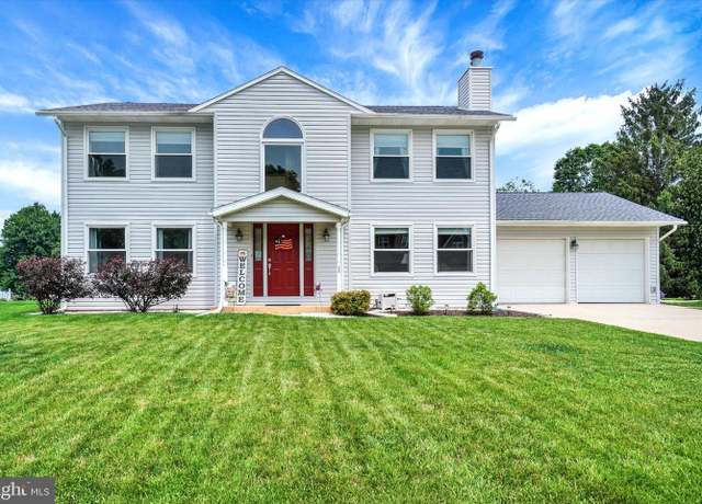 Property at 2039 Golden Eagle Dr, York, PA 17408, 3 beds, 2.5 baths