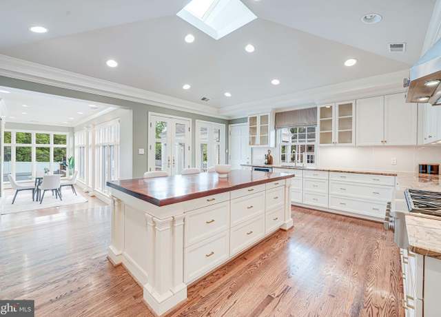 Property at 1419 Janneys Ln, Alexandria, VA 22302, 3 beds, 3 baths