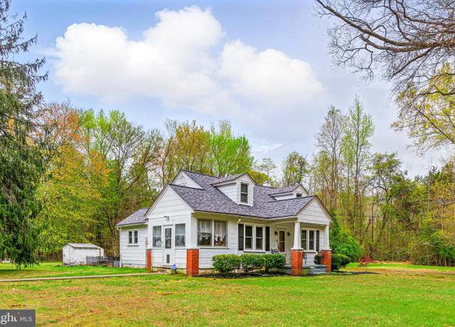 Property at 2371 Mathias Point Rd, King George, VA 22485, 4 beds, 2 baths