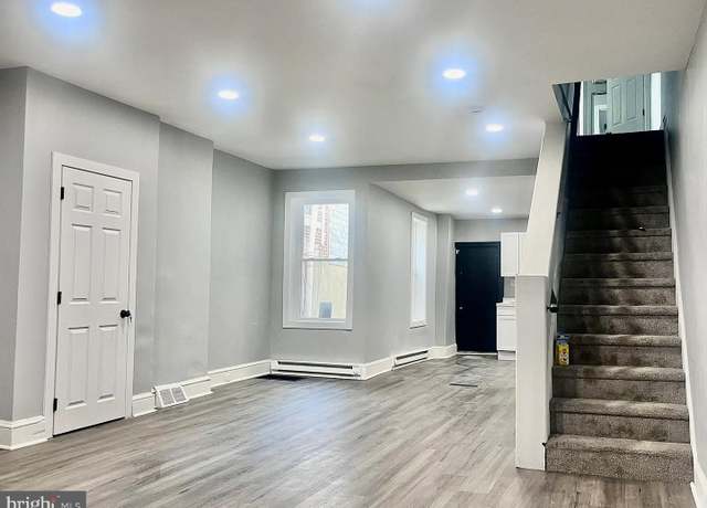 Property at 820 W 7th St, Wilmington, DE 19801, 4 beds, 2 baths