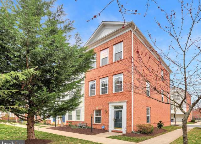 Property at 5601 Hartfield Ave, Suitland, MD 20746, 2 beds, 2.5 baths