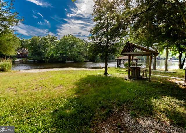 Property at 172 Chippewa Trl, Medford Lakes, NJ 08055, 3 beds, 1.5 baths