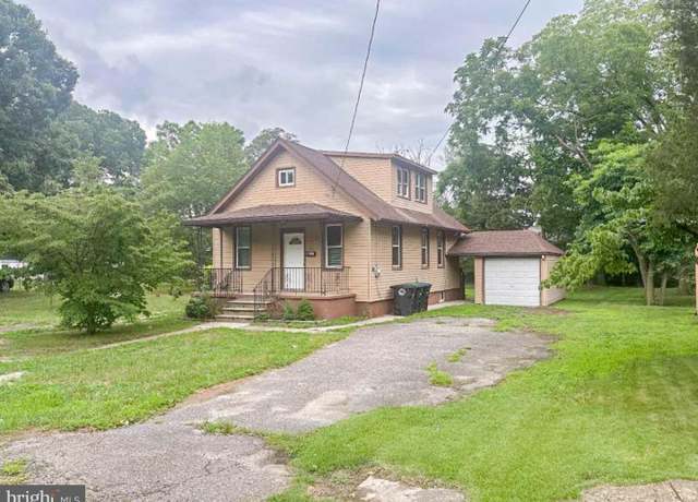 Property at 725 E Linden Ave, Lindenwold, NJ 08021, 3 beds, 1 bath