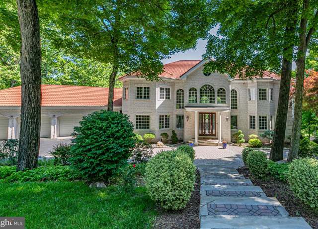 Property at 429 Wendover Dr, Princeton, NJ 08540, 6 beds, 5.5 baths