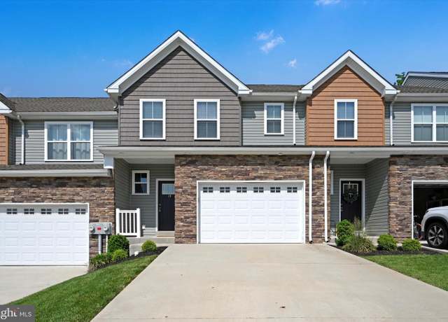 Property at 10 Hubbardton Ct, Sinking Spring, PA 19608, 3 beds, 2.5 baths