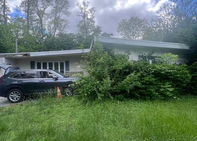 Property at 904 S Chester Rd, West Chester, PA 19382, 3 beds, 1.5 baths