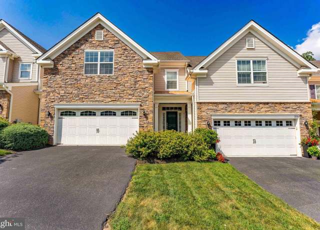 Property at 212 Clermont Dr, Newtown Square, PA 19073, 4 beds, 3.5 baths