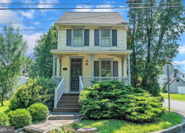 Property at 676 Jones Ave, Lansdale, PA 19446, 3 beds, 1.5 baths