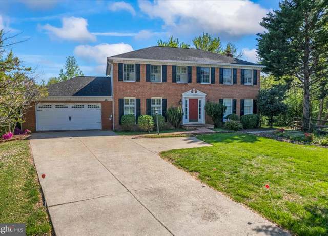 Property at 2206 Milburn Ln, Reston, VA 20191, 5 beds, 3.5 baths