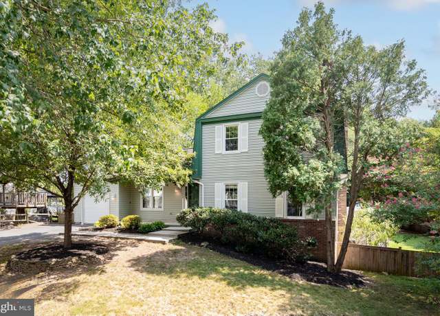 Property at 15221 Bicentennial Ct, Chantilly, VA 20151, 4 beds, 2.5 baths