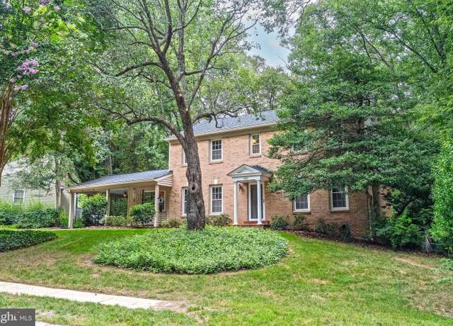 Property at 9260 Eljames Dr, Fairfax, VA 22032, 4 beds, 2.5 baths