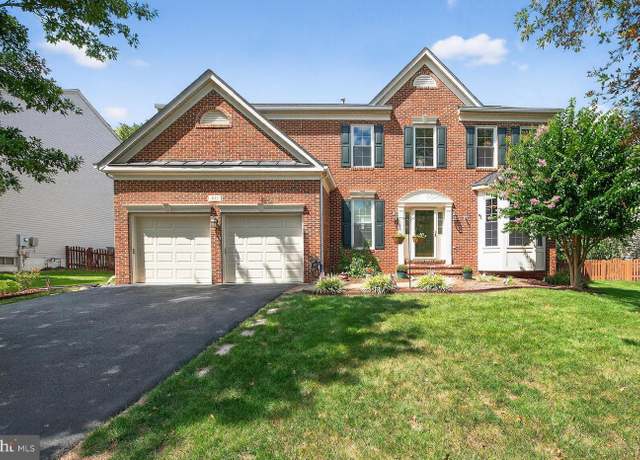 Property at 811 Casla Ct SE, Leesburg, VA 20175, 4 beds, 3.5 baths