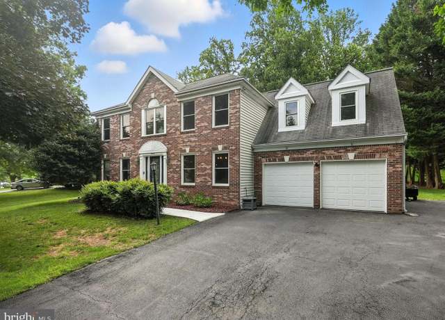 Property at 15055 Greenmount Dr, Woodbridge, VA 22193, 4 beds, 3.5 baths