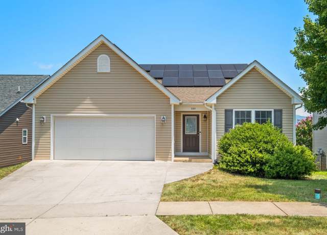Property at 233 Overview St, Waynesboro, VA 22980, 3 beds, 2 baths