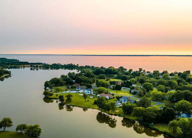Property at 321 S Lake Dr, Stevensville, MD 21666, 4 beds, 3.5 baths