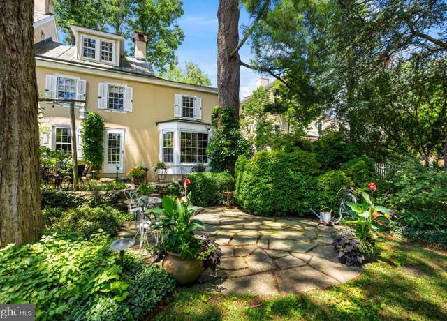 Property at 1 Barnes Ct, Doylestown, PA 18901, 3 beds, 2.5 baths