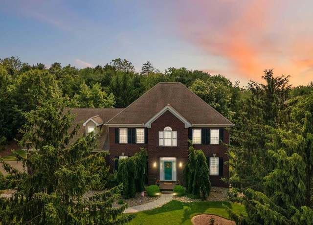 Property at 5 Meadow View Ct, Mechanicsburg, PA 17050, 4 beds, 2.5 baths