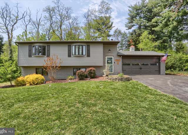 Property at 812 Wilhelm Rd, Harrisburg, PA 17111, 4 beds, 2 baths