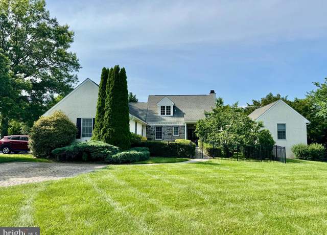 Property at 384 Lenni Rd, Chester Heights, PA 19017, 4 beds, 2.5 baths