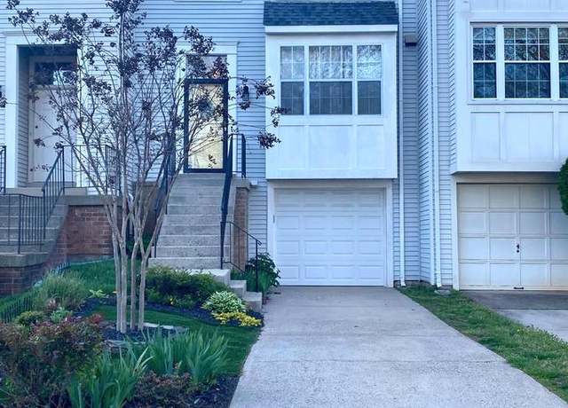 Property at 3608 Sweethorn Ct, Fairfax, VA 22033, 3 beds, 2.5 baths