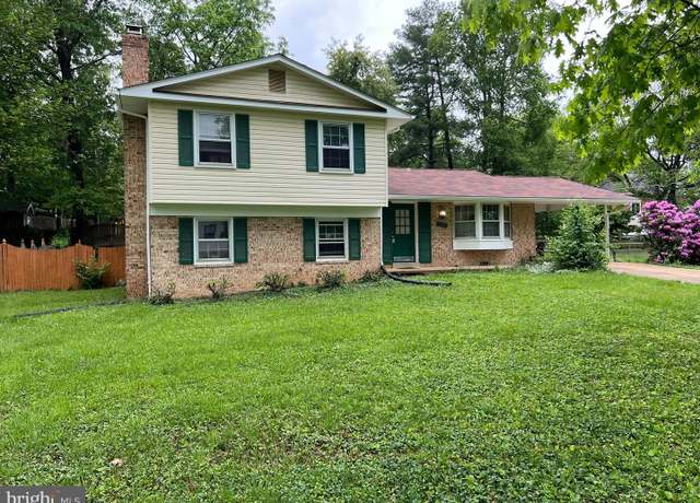 Property at 322 Lewis St NW, Vienna, VA 22180, 4 beds, 2.5 baths