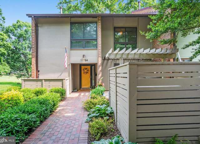 Property at 11784 Indian Ridge Rd, Reston, VA 20191, 4 beds, 2.5 baths