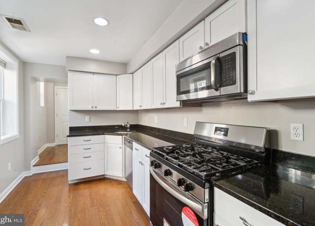Property at 303 S Washington St S, Baltimore, MD 21231, 3 beds, 2.5 baths