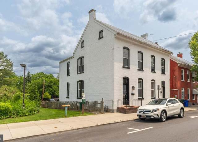 Property at 52 E Baltimore St, Hagerstown, MD 21740, 3 beds, 1.5 baths