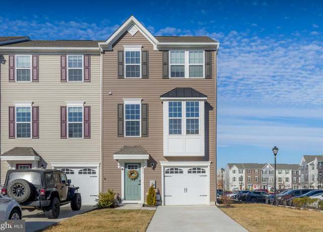 Property at 215 Dalton Dr, Woolwich Twp, NJ 08085, 4 beds, 3.5 baths