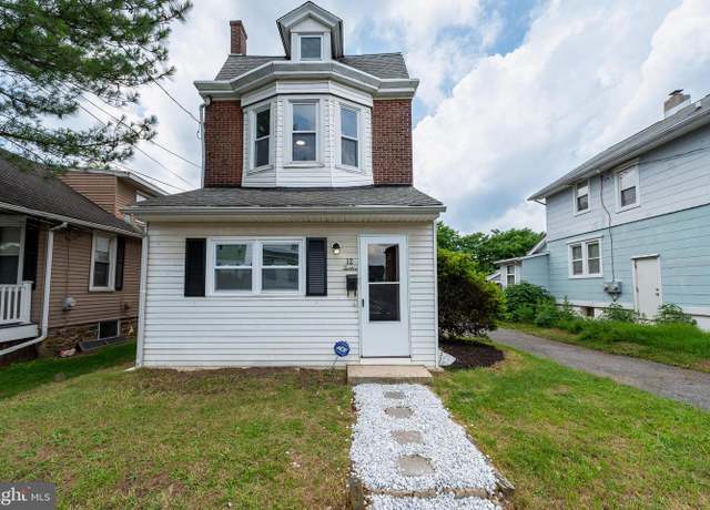 Property at 12 W Roland Rd, Brookhaven, PA 19015, 4 beds, 1.5 baths