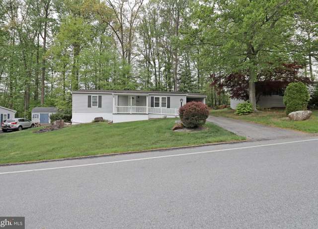 Property at 319 Maple Ave, Manheim, PA 17545, 2 beds, 1 bath