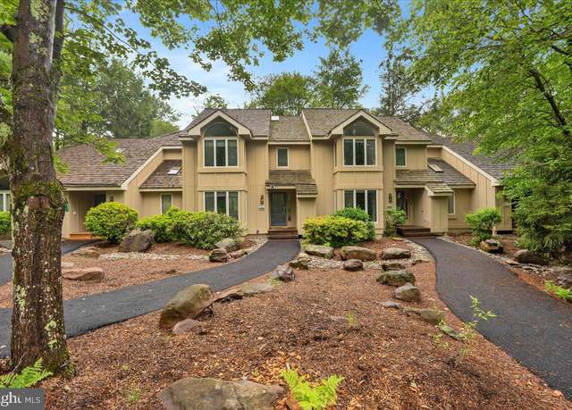 Property at 823 Crest Pines Ln Ln, Pocono Pines, PA 18350, 3 beds, 2.5 baths