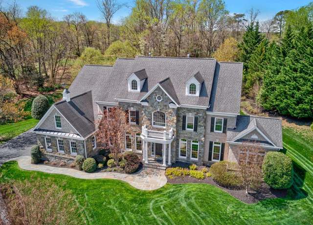 Property at 11050 Heathland Dr, Oakton, VA 22124, 4 beds, 6 baths