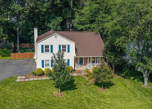 Property at 4360 Silas Hutchinson Dr, Chantilly, VA 20151, 4 beds, 2.5 baths