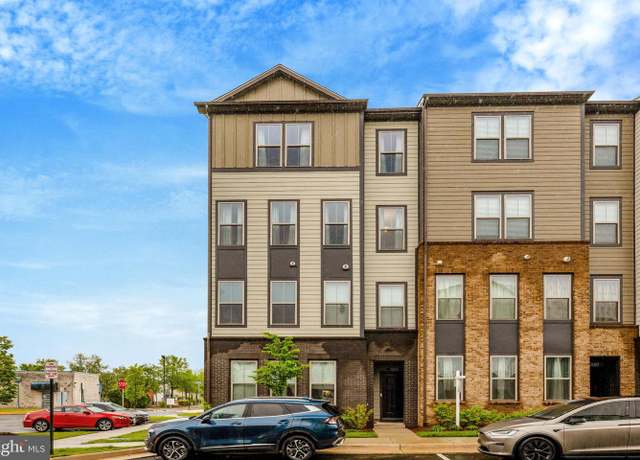 Property at 20941 Bluebird Sq, Sterling, VA 20165, 3 beds, 2.5 baths