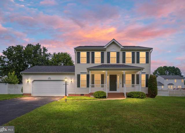 Property at 6114 Three Cedars Ln, Fredericksburg, VA 22407, 3 beds, 2.5 baths